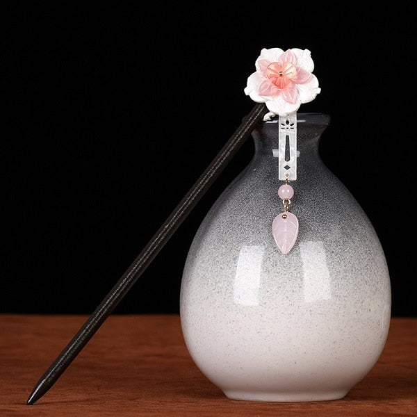pic à cheveux japonais rose