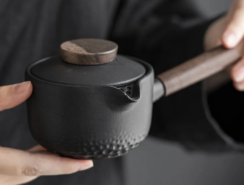 Mini Théière Japonaise à Filtre Noire