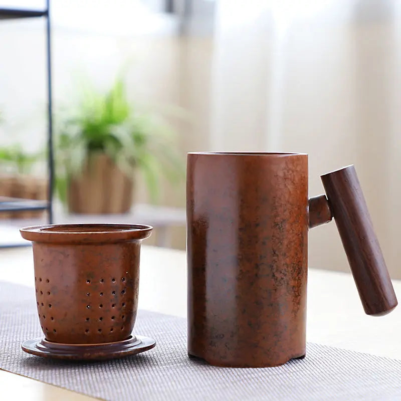 Großer japanischer Keramikbecher