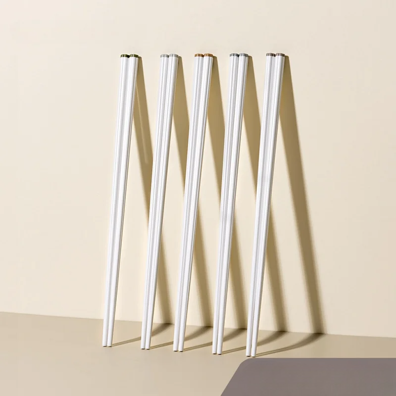 Lot de Baguettes Blanches à Bout Fleuri élégant