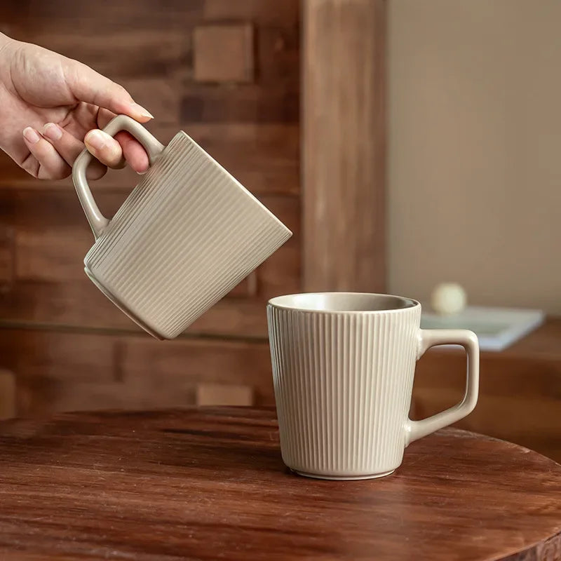 Tasse japonaise à rayures