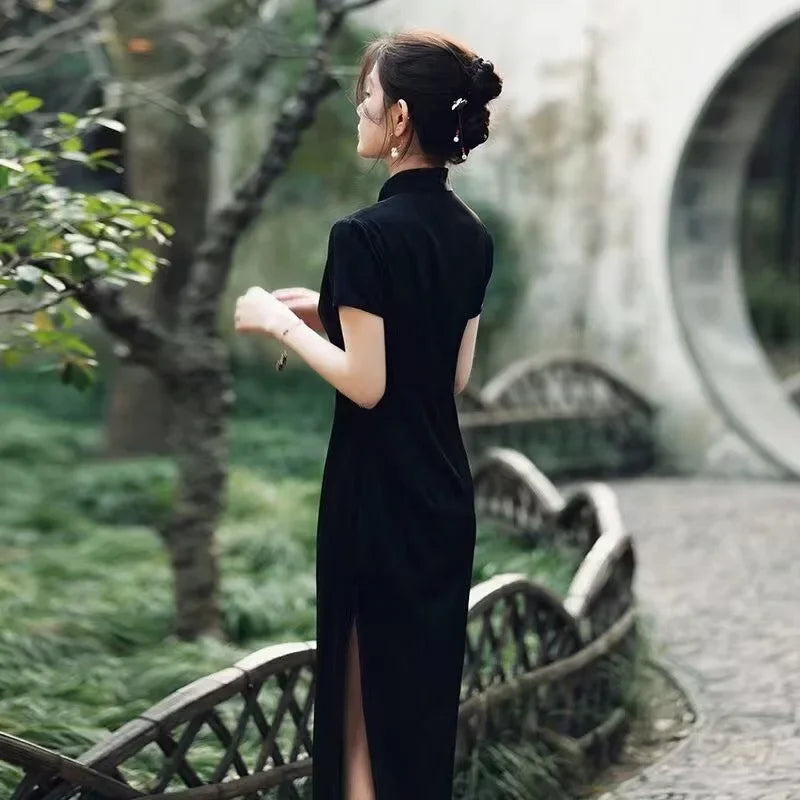 Robe Japonaise Noire À Fente en Polyester