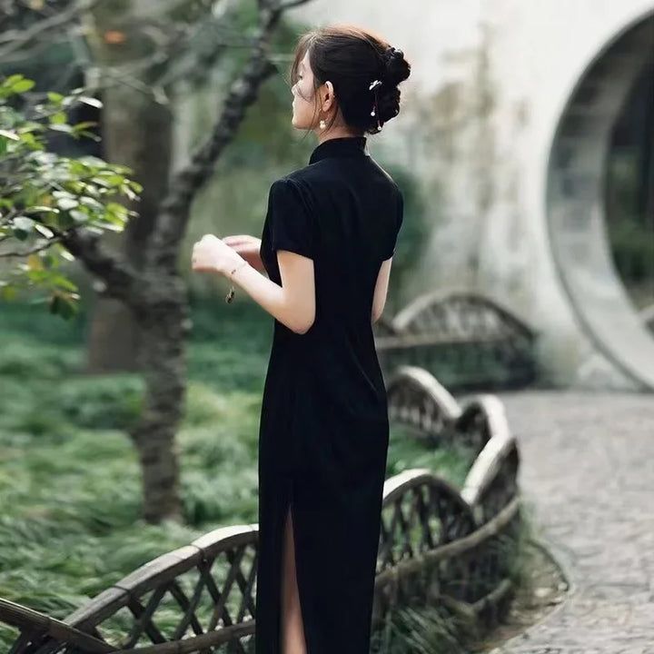 Robe Japonaise Noire À Fente en Polyester