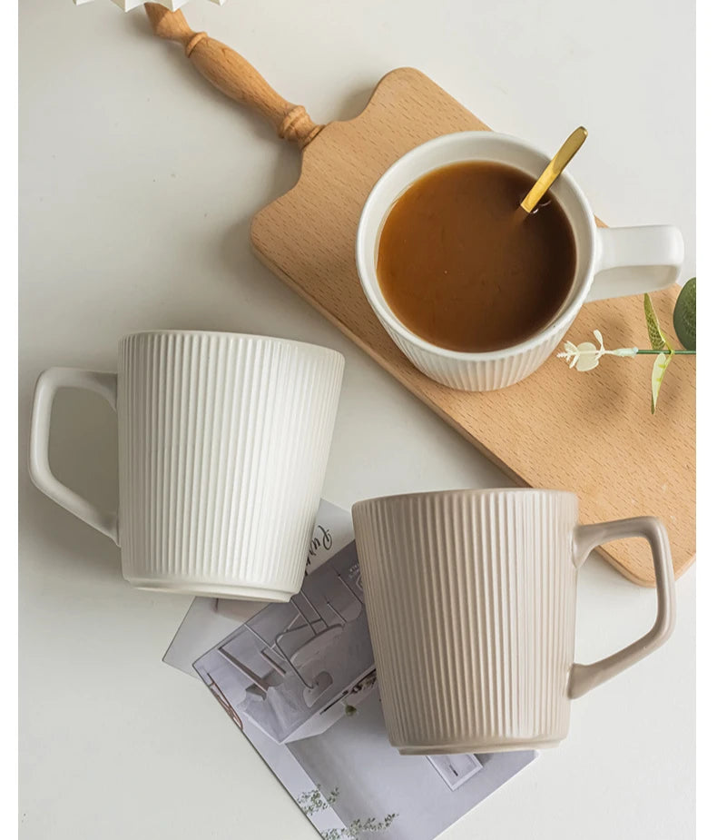 Tasse japonaise à rayures