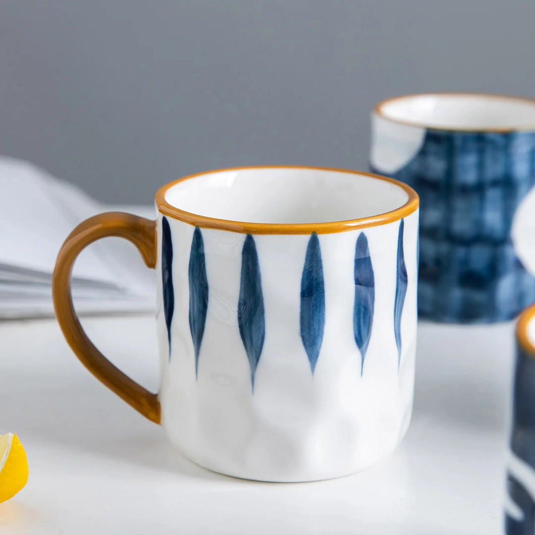 Japanische Tasse weiß blau