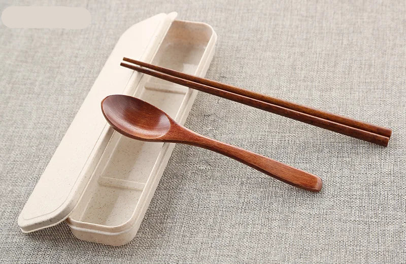 Couvert japonais en bois à étui