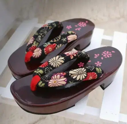 Geta Japonaise Moderne noire à talon