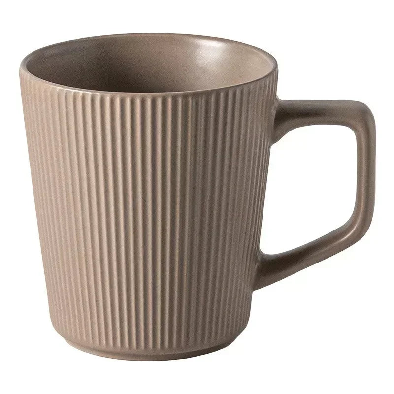 Tasse japonaise à rayures