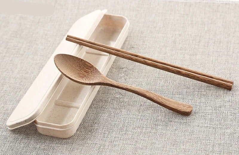Couvert japonais en bois à étui