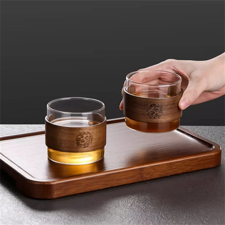 Tasse à thé japonaise avec support en bois