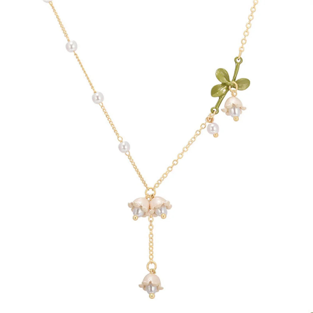 Collier perlé fleur muguet japonais