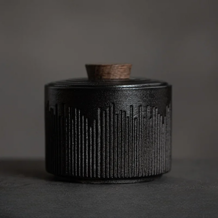 Japanische Teedose aus Keramik