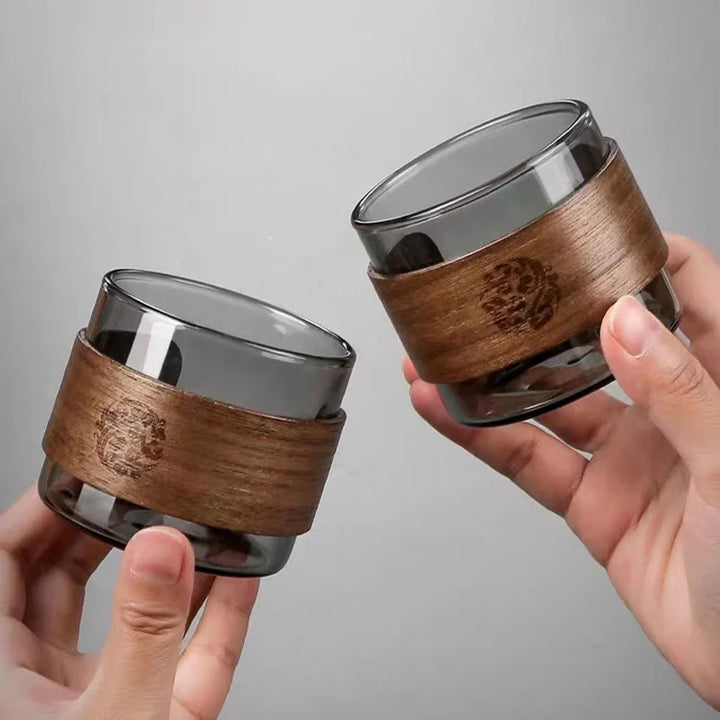 Tasse à thé japonaise avec support en bois