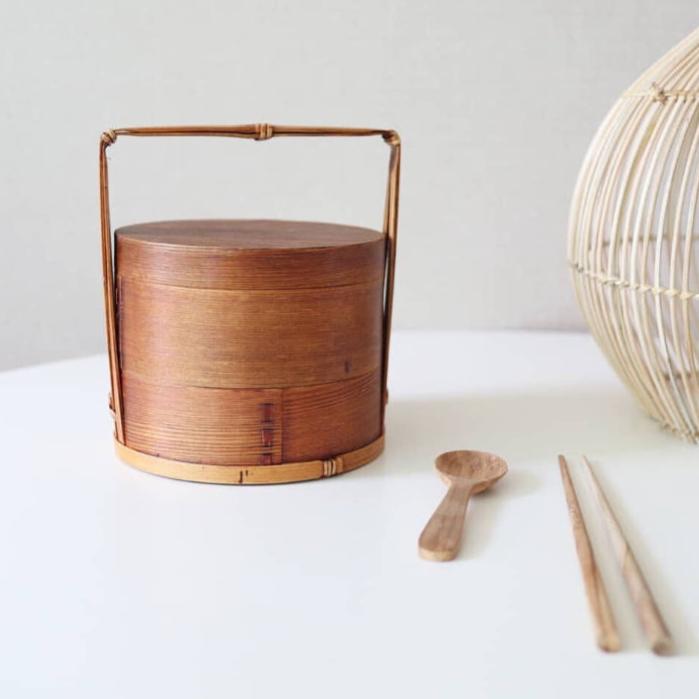 Brotdose aus Holz im japanischen Stil