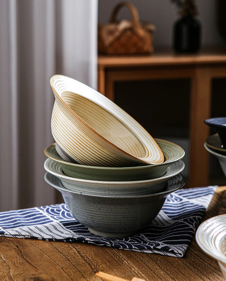 Bol Japonais Artistique Sur Table
