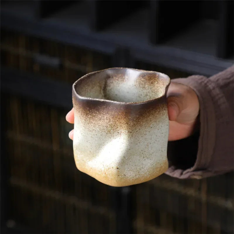 Tasse japonaise atypique