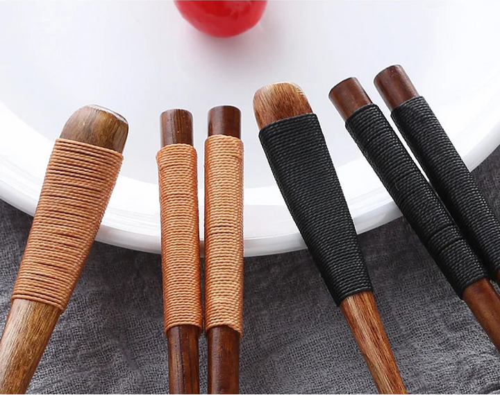 Couvert japonais en bois à étui