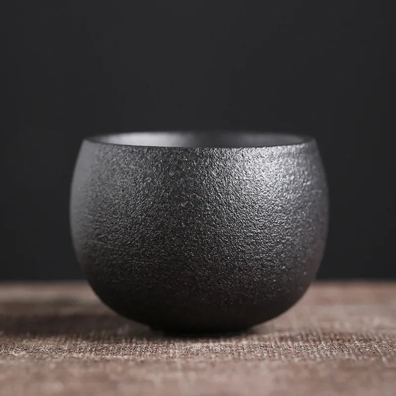 Tasse japonaise artisanale noire