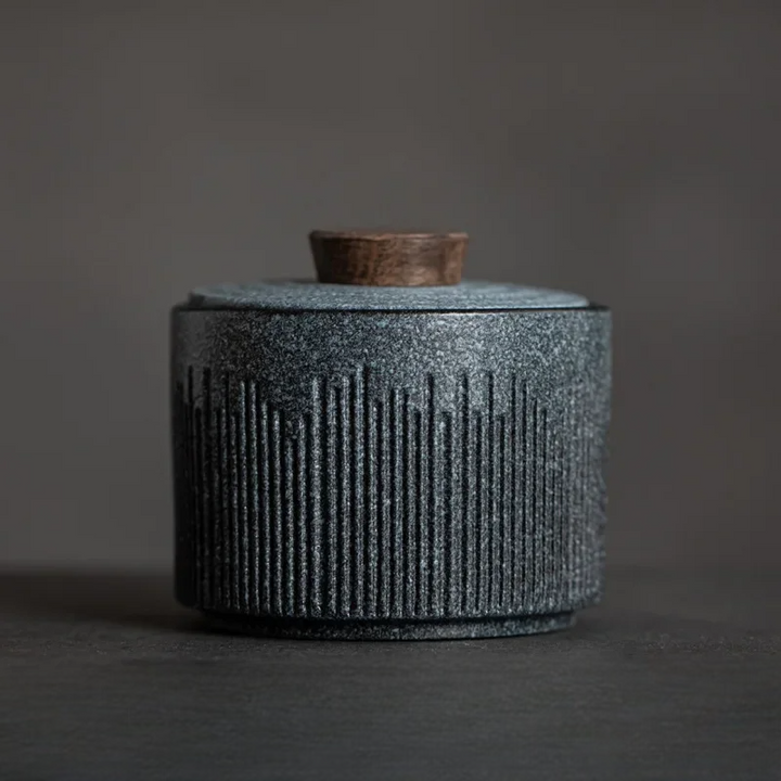 Japanische Teedose aus Keramik