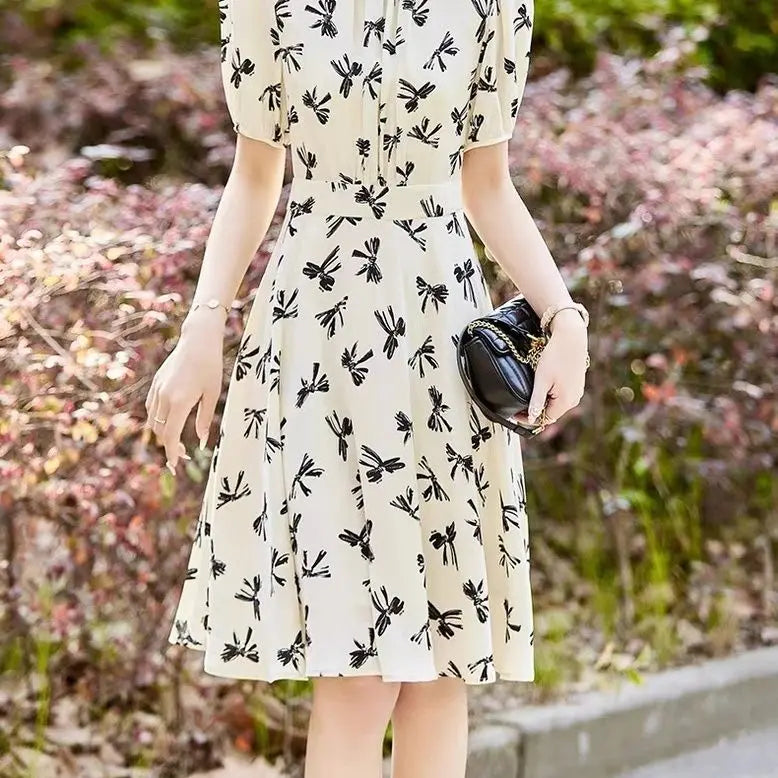 Robe Japonaise Motif Noeuds Blanche