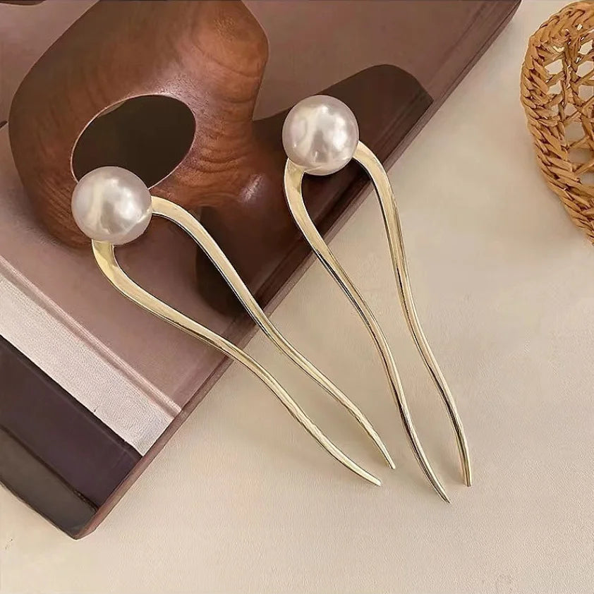 Japanese U pin with pearl