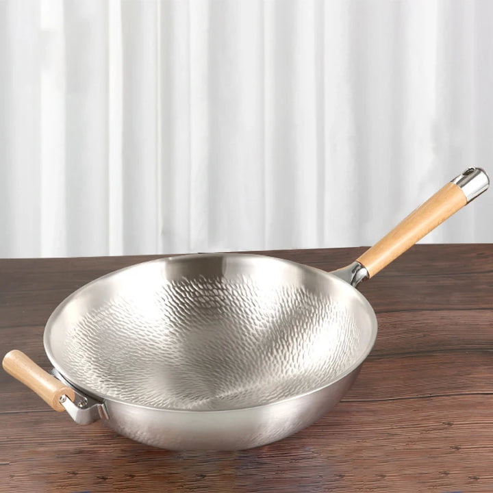 Wok Japonais Martelé sur Table