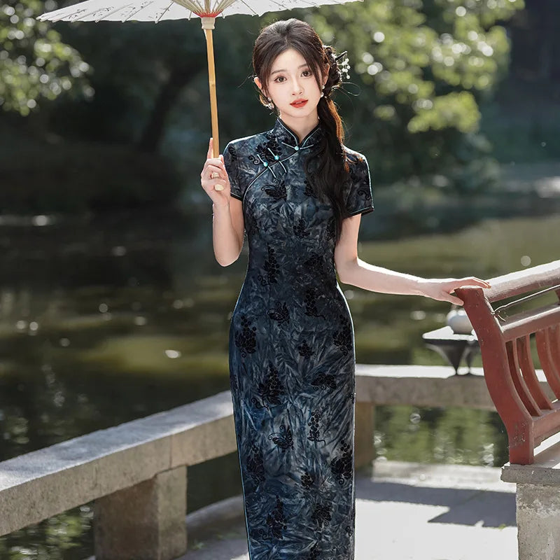 Robe Japonaise En Velours Bleu Foncé