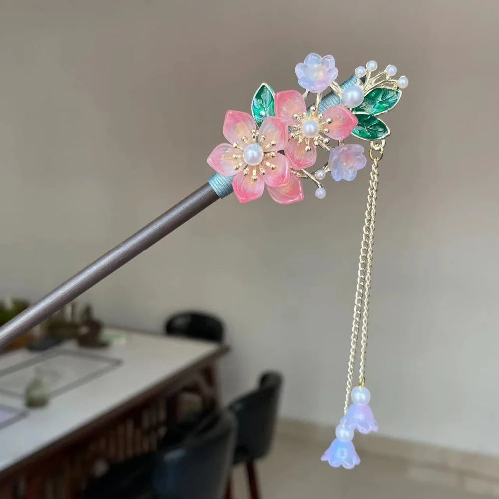 Épingle Japonaise en bois pompon Fleur