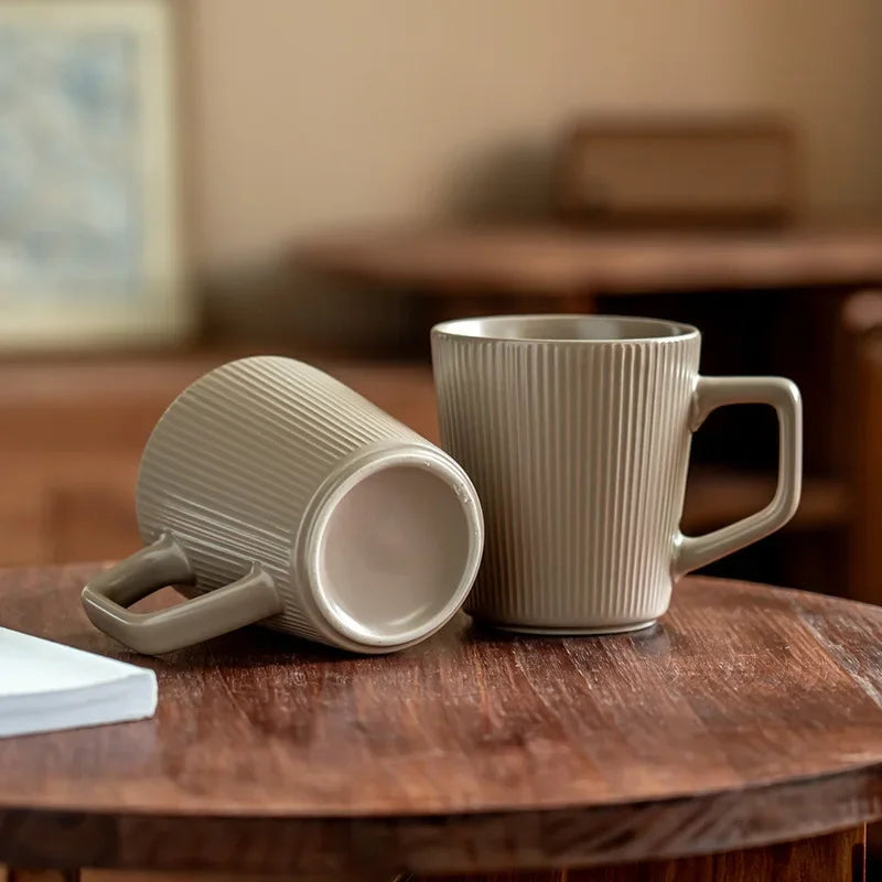 Tasse japonaise à rayures