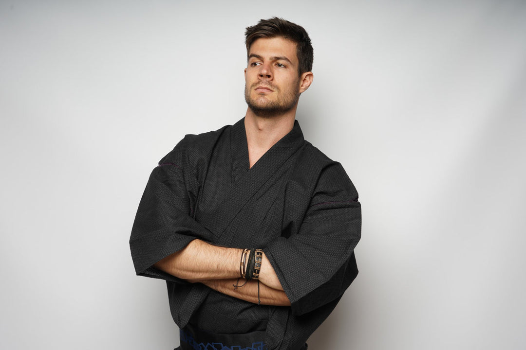 Quelle est la signification du kimono noir 