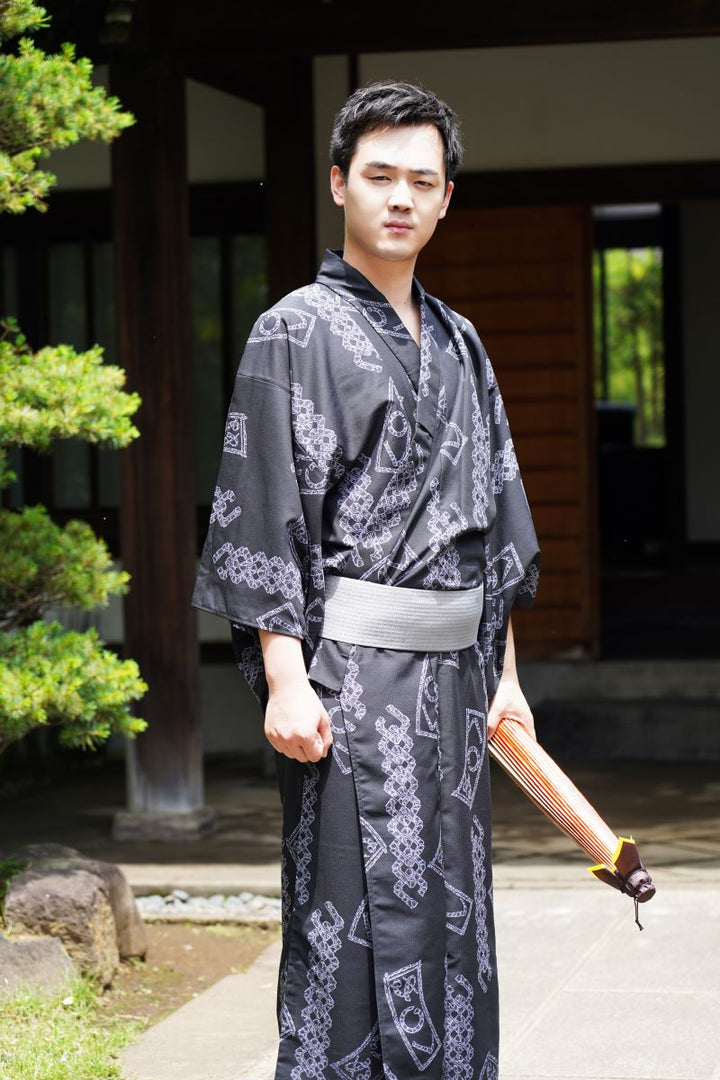 Kimono Homme Sombre à Motifs 