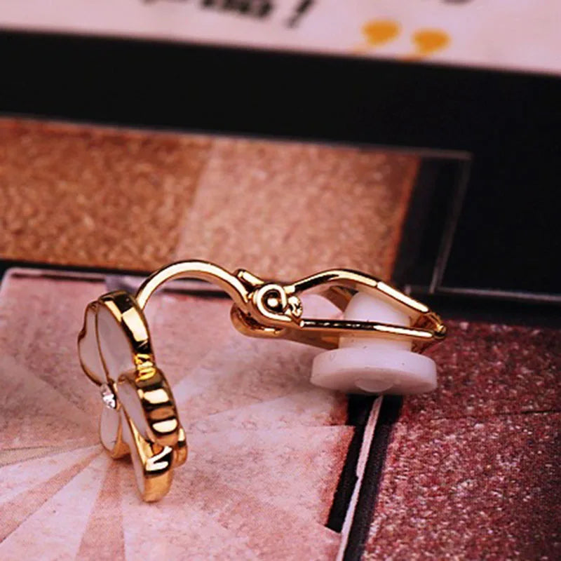 Boucle d'Oreille Japonaise fleur sans piercing noir unique