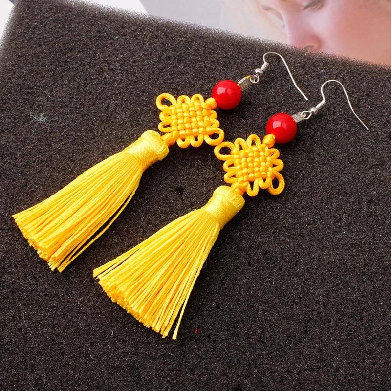 Boucle d'oreille japonaise nœud en soie tressée élégante