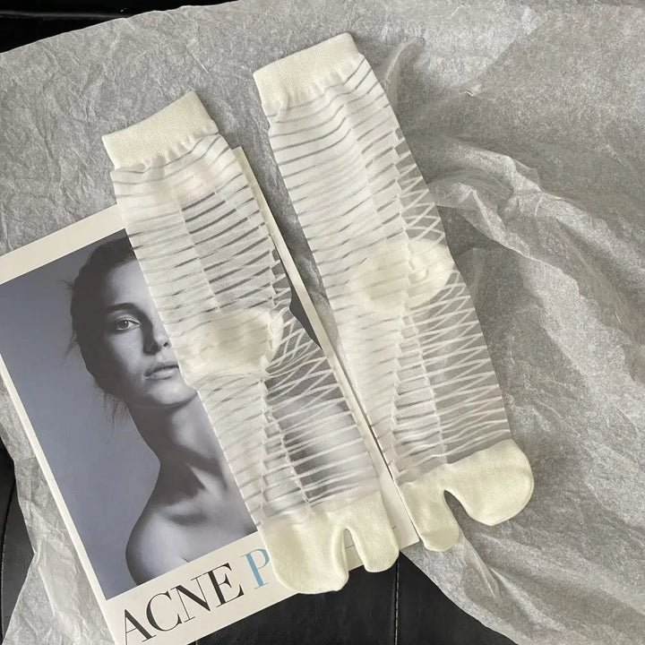 Chaussettes Japonaises Blanches Fines à Rayures Chic