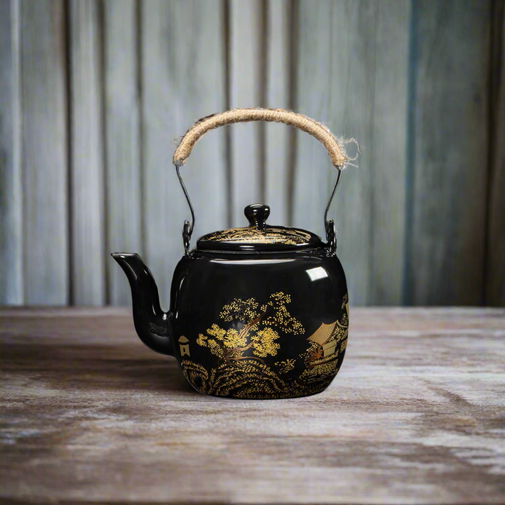 Teekanne im japanischen Kunstdesign