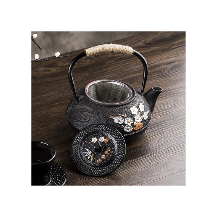 Teekanne im japanischen Design