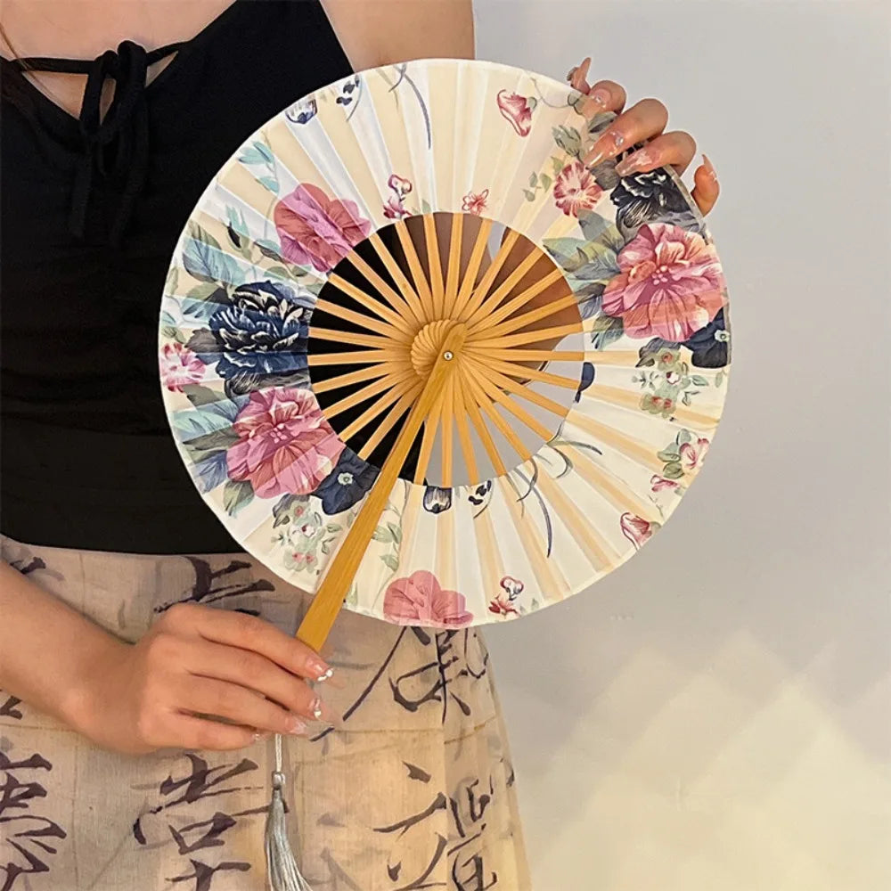 Eventail Japonais à Fleurs Chic