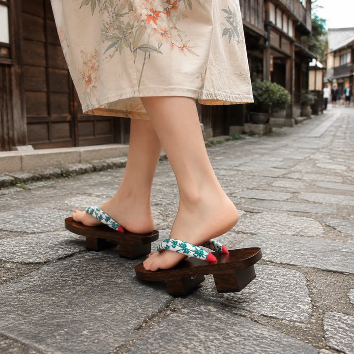 Geta Japonaise à Feuillages Unique