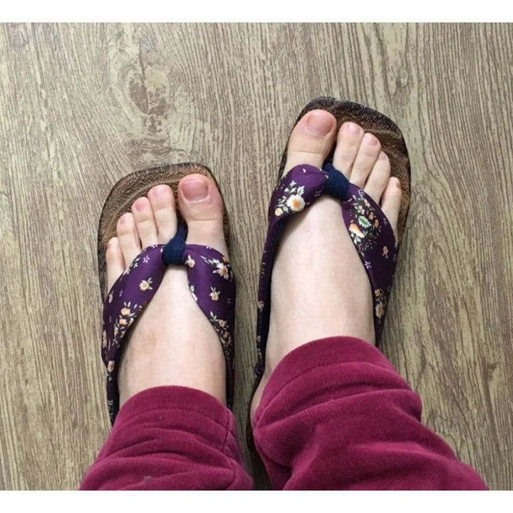 Geta Japonaise à Motif Floral Violet