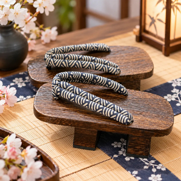 Geta Japonaise Vagues Bleu Noir et blanc