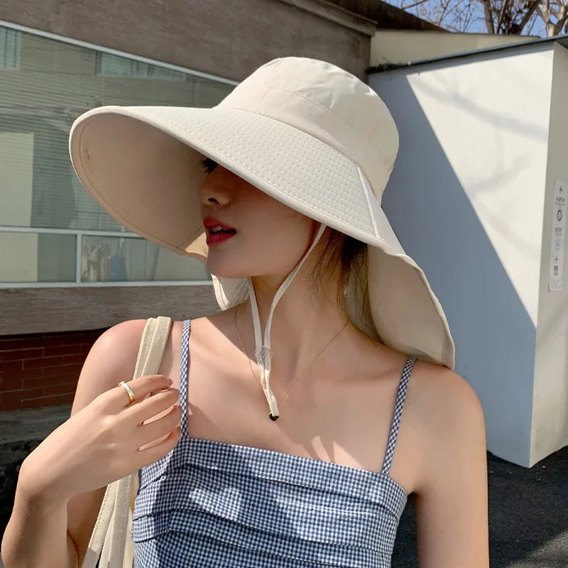 Grand Chapeau à Couvre-Nuque Beige