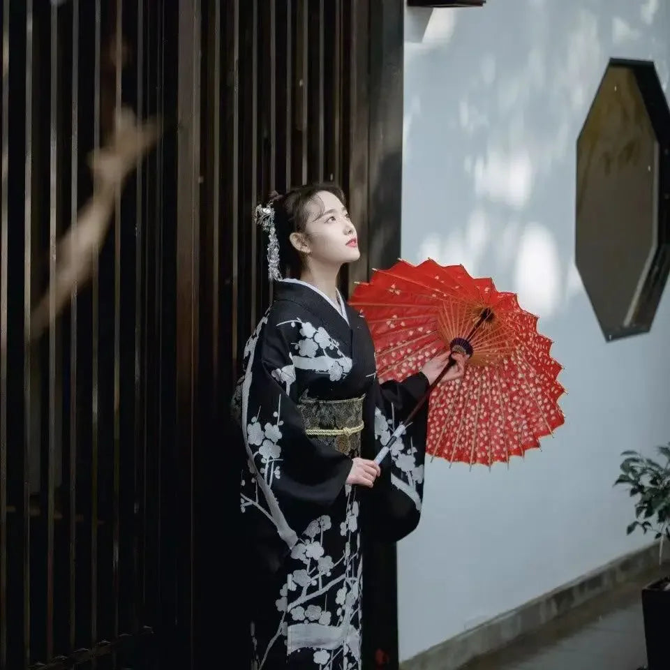 Kimono Femme Noir à Motifs Floraux tendance