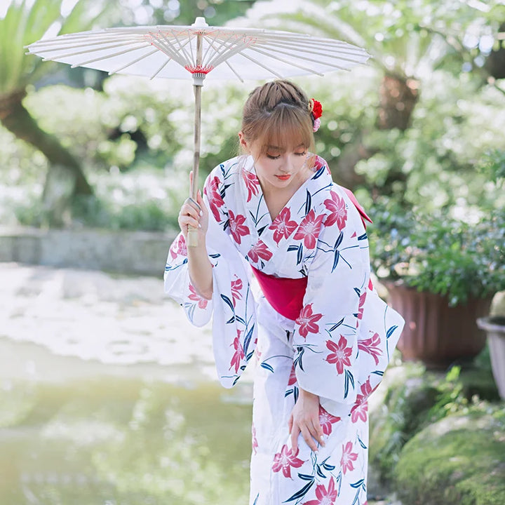 Kimono Japonais Elégant Fleuri