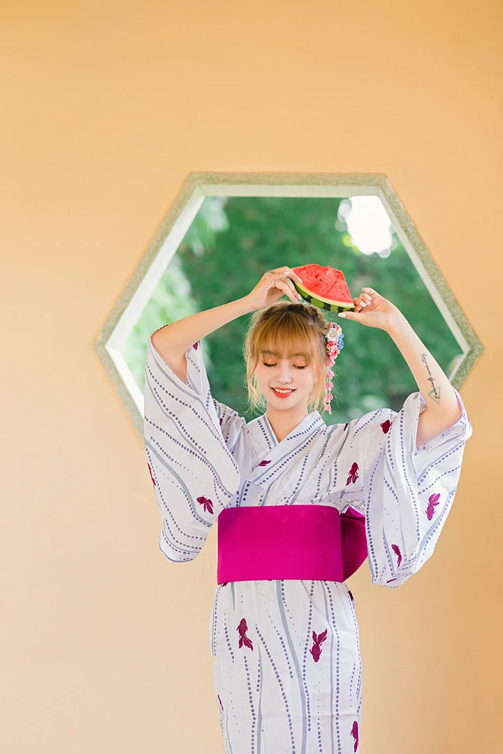 Kimono Japonais Femme Blanc Imprimé Poissons Chic