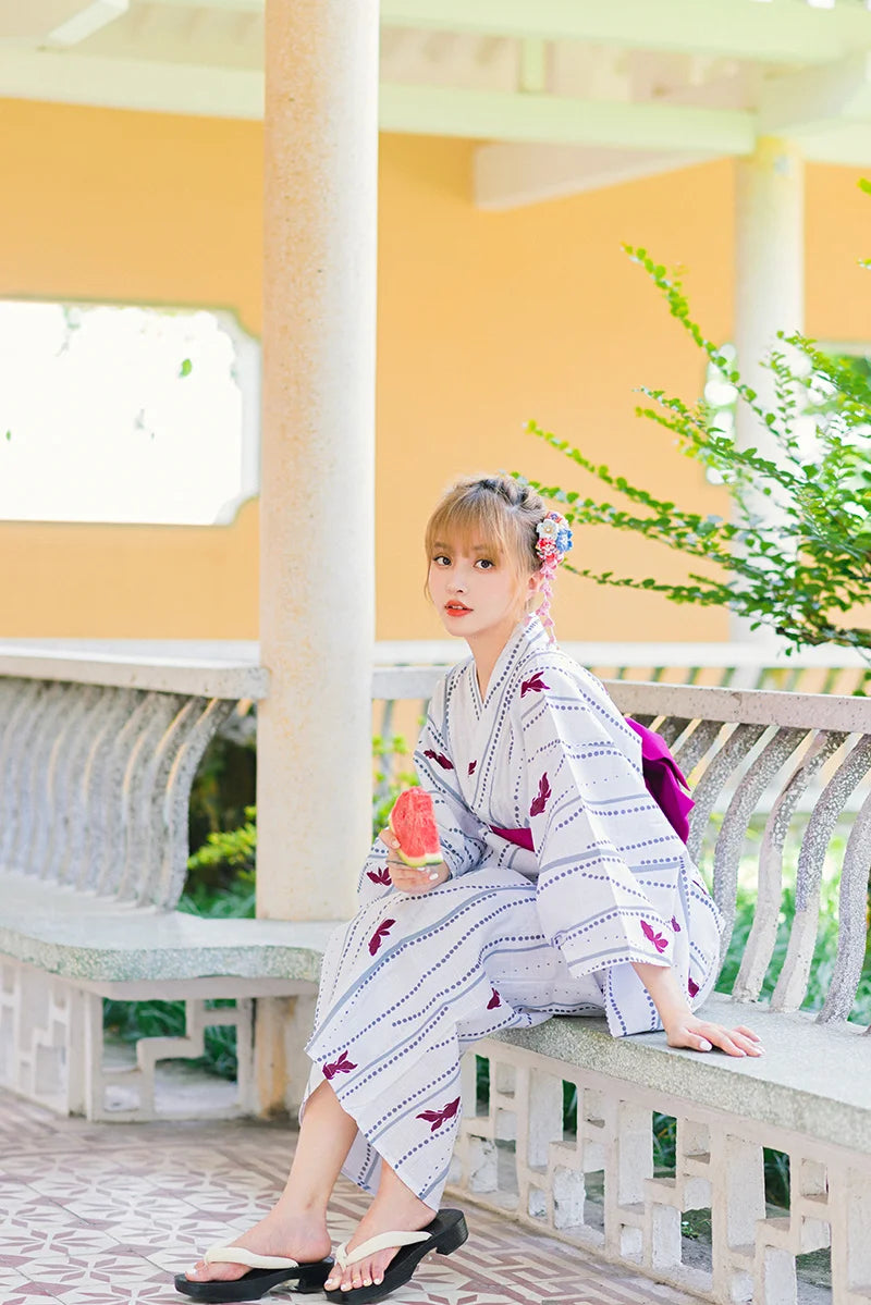 Kimono Japonais Femme Blanc Imprimé Poissons Unique
