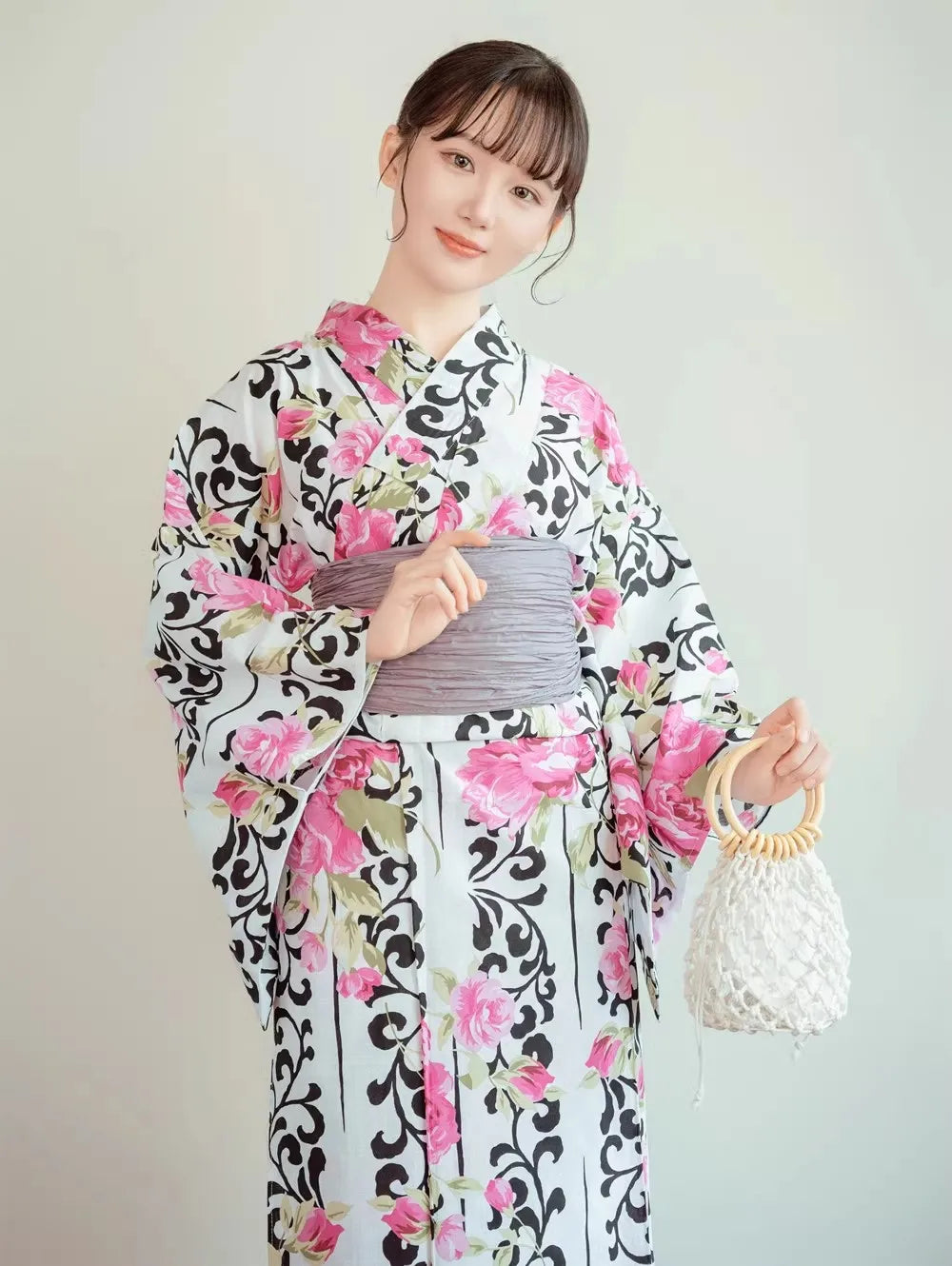 Kimono Japonais Femme Chic à Fleurs Roses Fluide