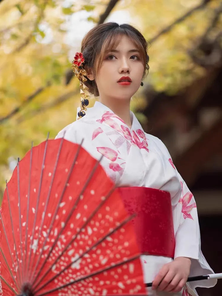 Kimono Japonais Femme Imprimé Fleurs Rouges Chic