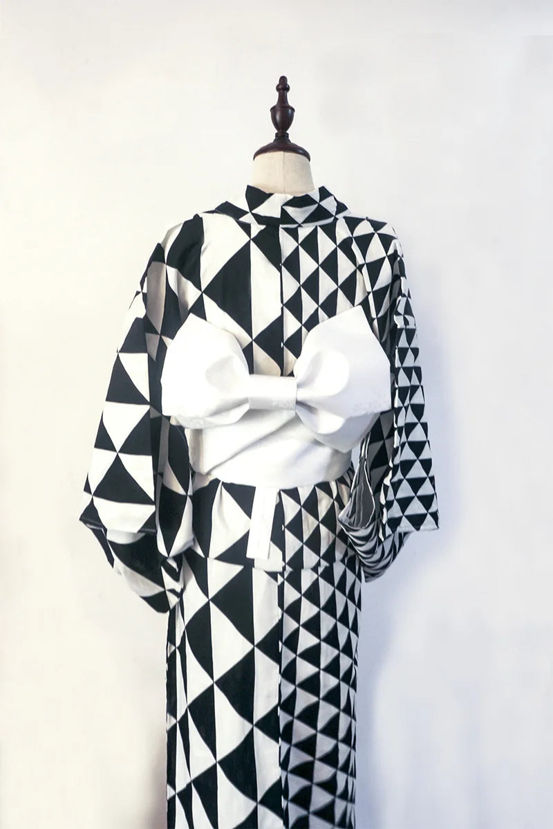 Kimono Japonais Femme Noir et Blanc Unique