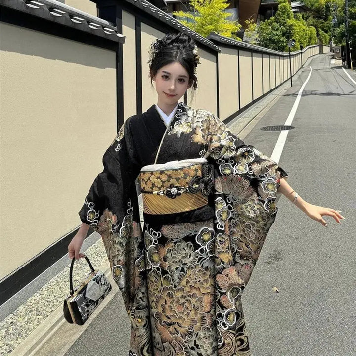 Kimono Japonais Femme Noir et Doré