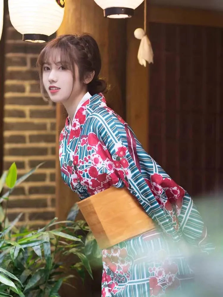 Kimono Japonais Femme Vert et Rouge Chic